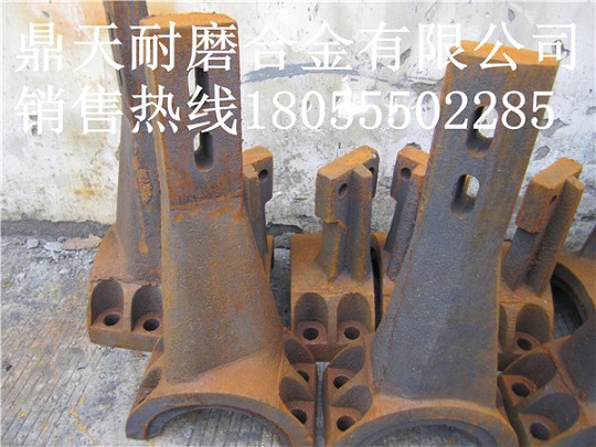山東圓友750砼攪拌機弧襯板、中刮刀、側刮刀熱銷(xiāo)中